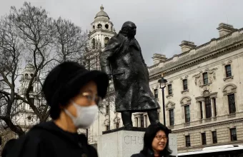 Κορωνοϊός - Τζόνσον: «Πολύ σοβαρή απειλή» για τη Βρετανία η Όμικρον - Κυριάρχη στη Σκωτία 