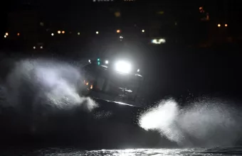 Τουλάχιστον 16 σοροί έχουν εντοπιστεί μετά το ναυάγιο σκάφους με μετανάστες ανοικτά της Πάρου 