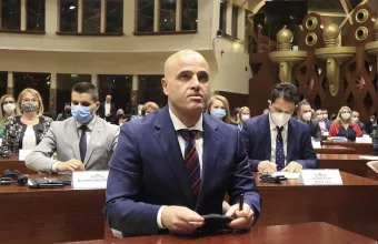 Βόρεια Μακεδονία: Έλαβε ψήφο εμπιστοσύνης η κυβέρνηση του Κοβάτσεφσκι- Το βέτο της Βουλγαρίας