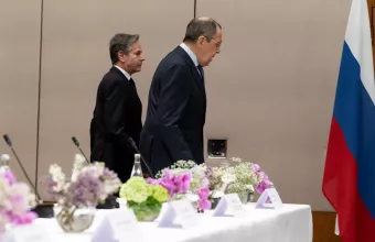 Λαβρόφ: Δεν σχεδιάζουμε εισβολή στην Ουκρανία - Χωρίς «λευκό καπνό» η συνάντηση με Μπλίνκεν