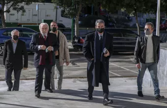 Απολογίες για τους χειρισμούς στις τηλεοπτικές άδειες