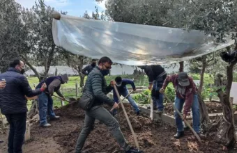 Σε κλίμα οδύνης η κηδεία της Τουρκάλας που «κυνηγούσε» ο Ερντογάν- Από κινητά την είδαν οι συγγενείς της 