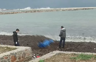 Πτώμα με ράσα ξεβράστηκε στη Σκόπελο – Ερευνάται αν ανήκει σε μοναχό