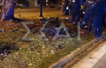 Βούλα: Φοβερό τροχαίο με 1 νεκρό - Πολυτελές αυτοκίνητο στις φλόγες- Εικόνες Σοκ (vid)