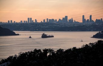 Κράτηση Ελληνίδας στην Κωνσταντινούπολη: Παρακολουθούμε την υπόθεση λέει το ΥΠΕΞ