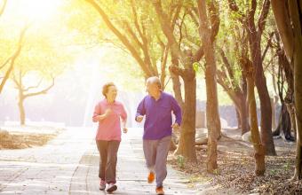 Είκοσι λεπτά καθημερινής άσκησης στα 70 προστατεύουν την καρδιά μετά τα 80