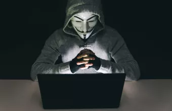 Οι Anonymous χάκαραν το σάιτ του ρωσικού υπουργείου Άμυνας και διέρρευσαν δεδομένα