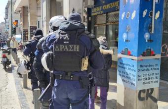 Αστυνομική επιχείρηση στο κέντρο της Αθήνας για παρεμπόριο και ναρκωτικά-Δείτε φωτογραφίες και βίντεο