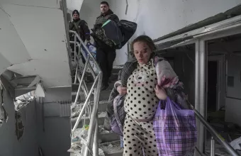 «Ψευδείς ειδήσεις» λέει η Μόσχα για το ρωσικό βομβαρδισμό νοσοκομείου παίδων στη Μαριούπολη
