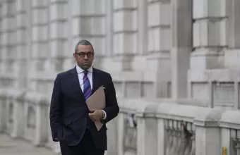 Βρετανός υφ. Εξωτερικών: Ενώπιον δικαιοσύνης οι υπεύθυνοι για πιθανά εγκλημάτα πολέμου στην Ουκρανία