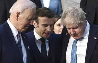 Τζόνσον προς ηγέτες ΝΑΤΟ:  Μη βασίζεστε στην πιθανότητα υπαναχώρησης του Πούτιν