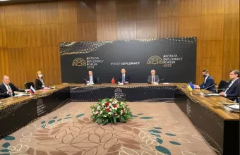 Αττάλεια: Ξεκίνησε η συνάντηση Λαβρόφ - Κουλέμπα παρουσία Τσαβούσογλου