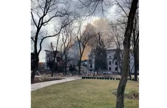 Κίεβο και Μόσχα αλληλοκατηγορούνται για την επίθεση στο θέατρο Μαριούπολης καθώς ο πόλεμος συνεχίζει να μαίνεται