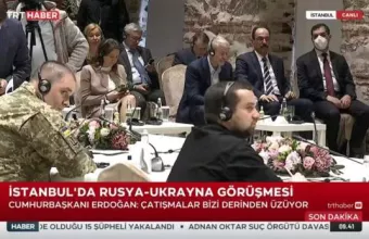Ο Αμπράμοβιτς στις διαπραγματεύσεις Ουκρανίας - Ρωσίας - Κάθεται δίπλα στον Καλίν