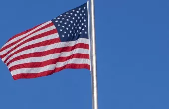 Ραϊμόντο: Η Ουάσινγκτον «οπωσδήποτε» θα πλήξει κινεζικές εταιρείες αν παραβιάσουν τους ελέγχους εξαγωγών στη Ρωσία