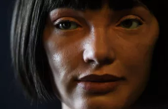 Ντεμπούτο στην Μπιενάλε της Βενετίας για την Ai-Da: Γνωρίστε την καλλιτέχνιδα... ρομπότ- Δείτε βίντεο