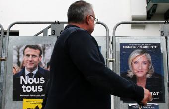 Γαλλικές εκλογές: «Κλείνει η ψαλίδα» με την Λεπέν- Οι δημοσκοπήσεις δίνουν νικητή τον Μακρόν