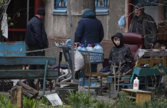 Η μεγάλη μάχη της Μαριούπολης: Πάνω από 180.000 άμαχοι περιμένουν να απομακρυνθούν από την πόλη και τα προάστια