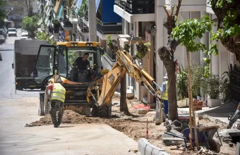 Ανακατασκευή 410 πεζοδρομίων στην Αθήνα - «Ασφάλεια για όλες και όλους», λέει ο Μπακογιάννης