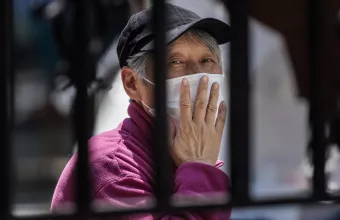 Έλληνας πρόξενος στη Σανγκάη σε ΣΚΑΪ: Όσοι δουλεύουν, ζουν και κοιμούνται στους χώρους εργασίας  