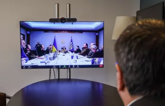 Επικοινωνία Τζιτζικώστα - Ζελένσκι:  Στα 600 δισ. δολάρια οι απώλειες από τον πόλεμο στην Ουκρανία μέχρι στιγμής