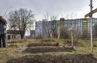 Ζελένσκι: Εντοπίστηκε νέος ομαδικός τάφος με 900 σορούς στην περιφέρεια του Κιέβου