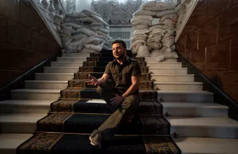 «Να κάνω μια γρήγορη κλήση στον Εμανουέλ;»: Άφωνος ο δημοσιογράφος του BBC με την ερώτηση Ζελένσκι