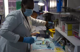 CDC Αφρικής: Επανεμφάνιση της πολιομυελίτιδας – Ανησυχία για τα ξεσπάσματα ευλογιάς των πιθήκων σε Ευρώπη και Βόρεια Αμερική
