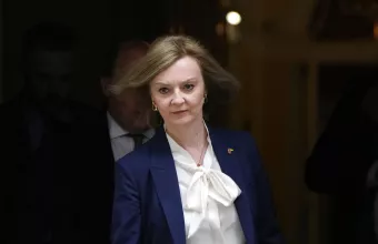 Περισσότερες κυρώσεις κατά της Ρωσίας ζήτησε από το G7 η Λιζ Τρας - «Ο Πούτιν αυτοταπεινώνεται»
