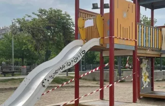 «Είχε γίνει κι άλλη καταγγελία για την τσουλήθρα»: Η μητέρα της 8χρονης που έκοψε το δάχτυλό της στον ΣΚΑΪ  