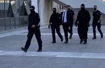 Γλυκά Νερά: Έφτασε στα δικαστήρια για την απολογία του ο Μπάμπης Αναγνωστόπουλος