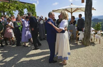 Κάριν Κνάισλ: Η πρώην ΥΠΕΞ  της Αυστρίας εγκαταστάθηκε στη Ρωσία