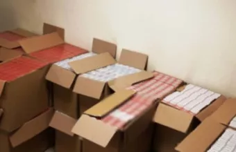 Αμπελόκηποι: Συνελήφθη ζευγάρι με 4.330 πακέτα λαθραία τσιγάρα και 235 καπνούς