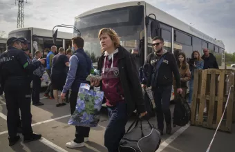 Μυστήριο με 40.000 άμαχους που μεταφέρθηκαν από τη Μαριούπολη στη Σιβηρία - Στη Ζαπορίζια οι πρώτοι πρόσφυγες (Δείτε εικόνες)