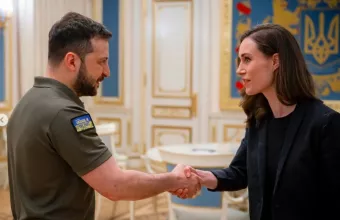 Αιφνιδιαστική επίσκεψη της Φινλανδής πρωθυπουργού στην Ουκρανία – Σοκαρισμένη και με αλεξίσφαιρο στη Μπούκα - Φωτογραφίες
