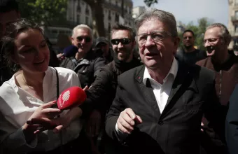 Γαλλία: Το στοίχημα Μελανσόν με τους νέους απέναντι στην ακροδεξιά