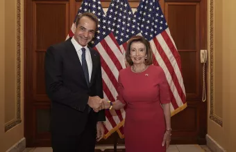 Πελόζι: Μοναδικής έμπνευσης η ομιλία Μητσοτάκη στο Κογκρέσο