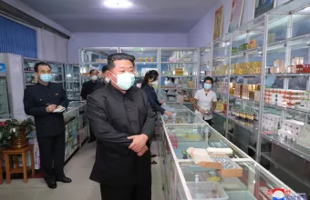 Βόρεια Κορέα: « Έλλειψη φαρμάκων» εν μέσω εκρηκτικής εξάπλωσης του νέου κορωνοϊού