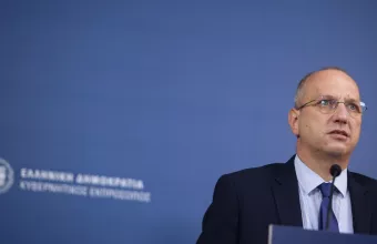 Οικονόμου: Ο Τσίπρας ονειρεύεται εκλογές, η κυβέρνηση λύνει προβλήματα