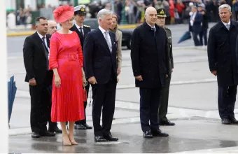 Ο βασιλιάς Φίλιππος και η βασίλισσα Ματθίλδη στην Ελλάδα - Κατέθεσαν στεφάνι στον Άγνωστο Στρατιώτη (φωτογραφίες)