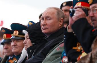 Ο Πούτιν καρατόμησε δύο Ρώσους αξιωματικούς λόγω «αποτυχιών» στον πόλεμο