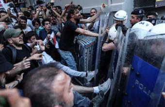 Συγκρούσεις διαδηλωτών με αστυνομικές δυνάμεις στην Τουρκία
