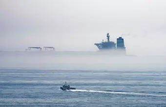 Συνεχίζεται το θρίλερ με την κατάσχεση των δύο ελληνικών δεξαμενόπλοιων στον Περσικό Κόλπο..