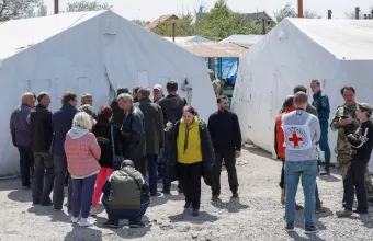 «Η θεία σούπα»: Η γυναίκα που επί 2 μήνες τάιζε τους εγκλωβισμένους στο Αζοφστάλ