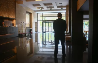 Γερμανικός Τύπος: Γιατί λείπουν χιλιάδες εργατικά χέρια στον ελληνικό τουρισμό με υψηλή ανεργία