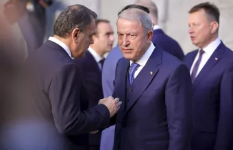 Ο Χουλουσί Ακάρ με τον Νίκο Παναγιωτόπουλο 