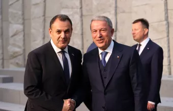 Να σταματήσουν οι εντάσεις κάλεσε τον Ακάρ ο Παναγιωτόπουλος - Δείτε το βίντεο της συνάντησης