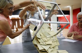 Γαλλία: Οι μισοί ψηφοφόροι πάνε στις κάλπες του β' γύρου των βουλευτικών εκλογών