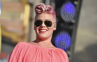 Η τοποθέτηση της Pink για τις αμβλώσεις 