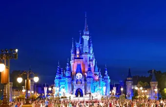 Disney μετά την απόφαση του Ανώτατου Δικαστηρίου των ΗΠΑ: Θα καλύπτει τα ταξιδιωτικά έξοδα για άμβλωση